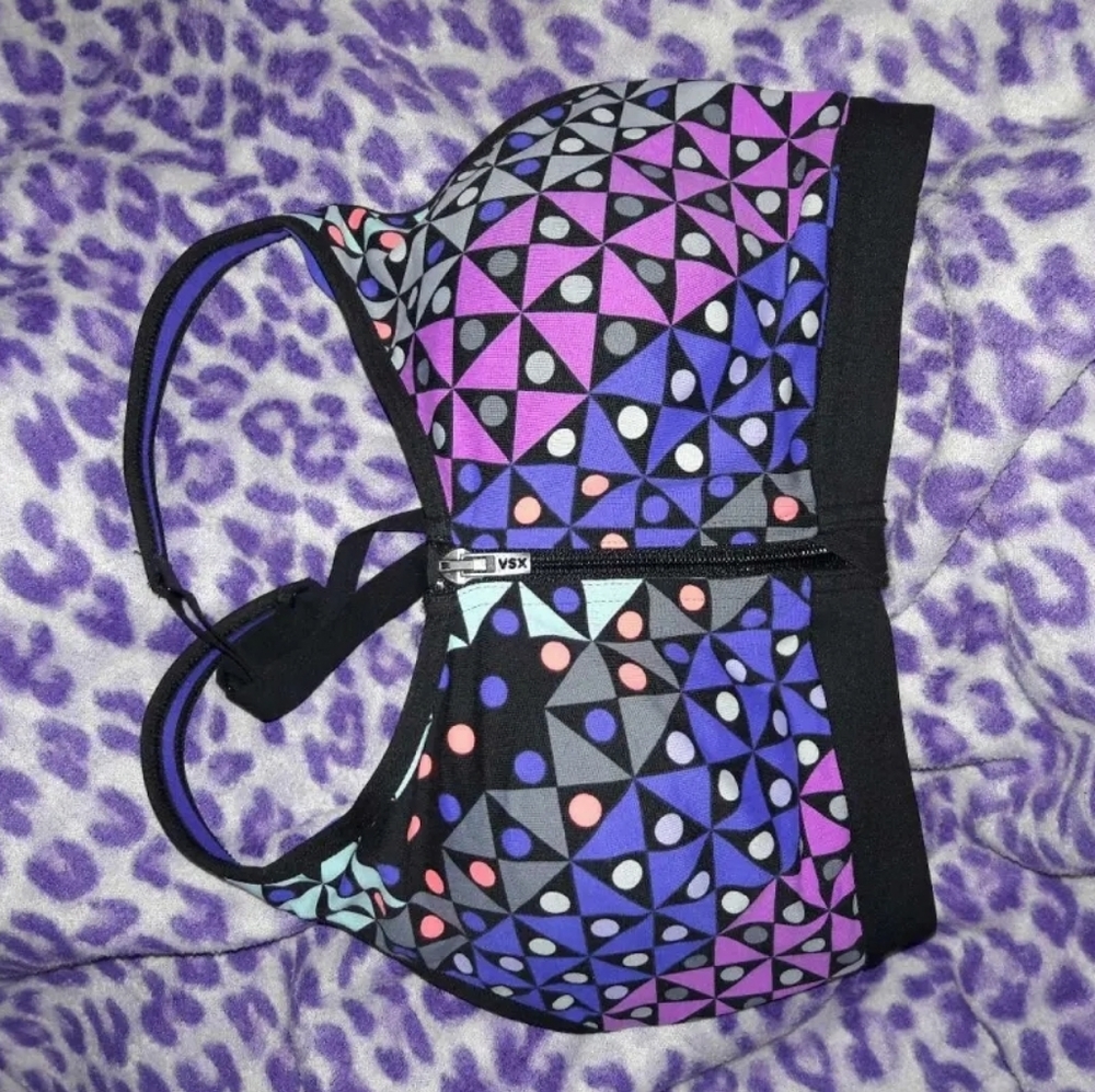 Victoria secret size 32c vsx sports bra